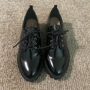 Black lace up dress shoes